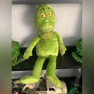 Kohl’s Cares Grinch Stuffed Toy